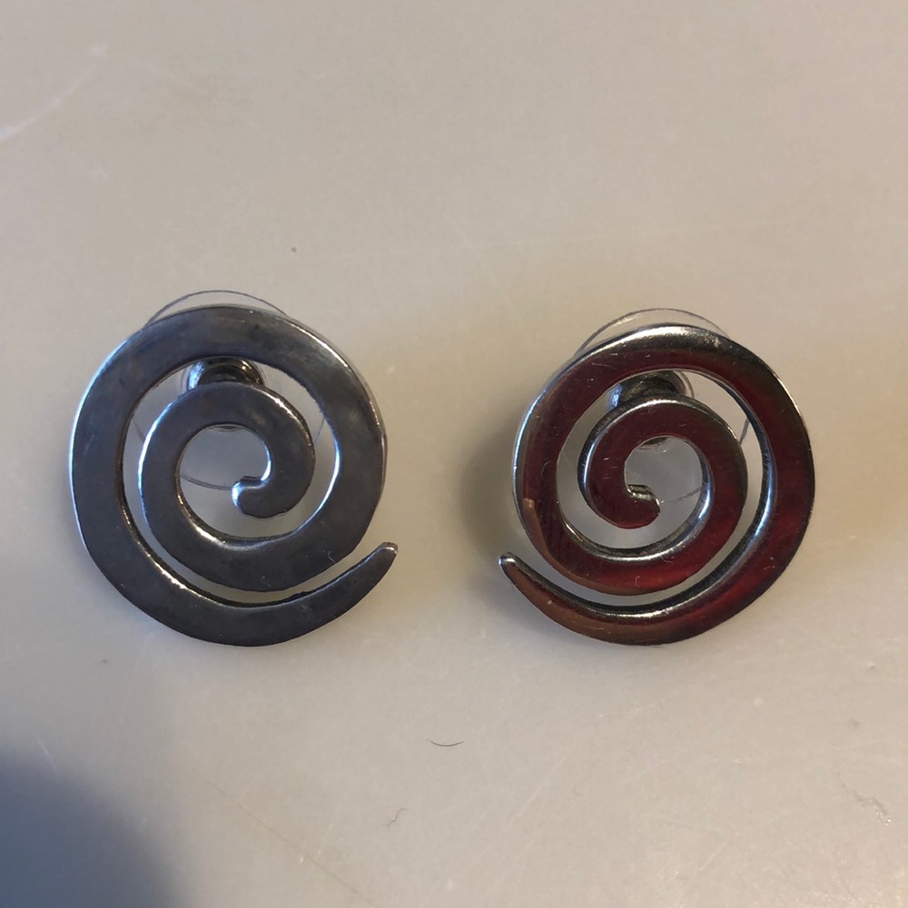 Sterling silver earring.